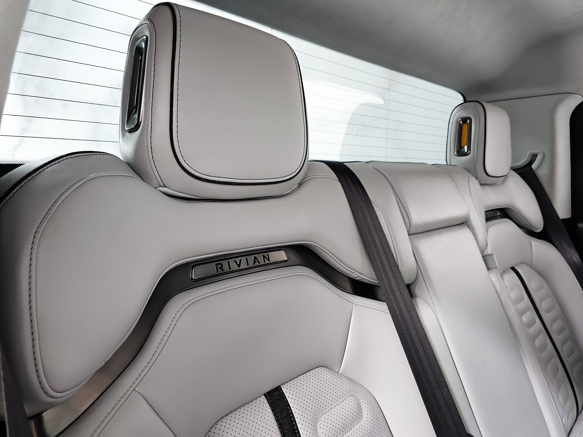 Used 2022 Rivian R1T Adventure image 28