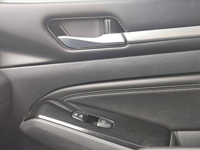 Used 2022 Nissan Altima 2.5 SL FWD image 11