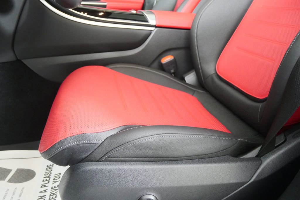Used 2026 Mercedes-Benz GLC 43 AMG 4MATIC image 10