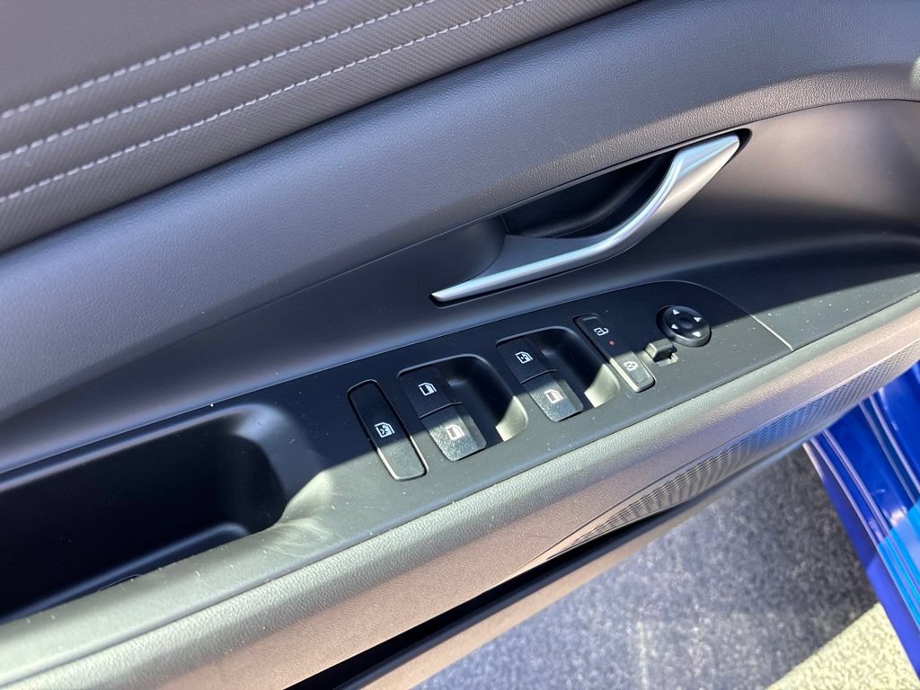 Certified 2025 Hyundai Elantra SEL FWD image 14
