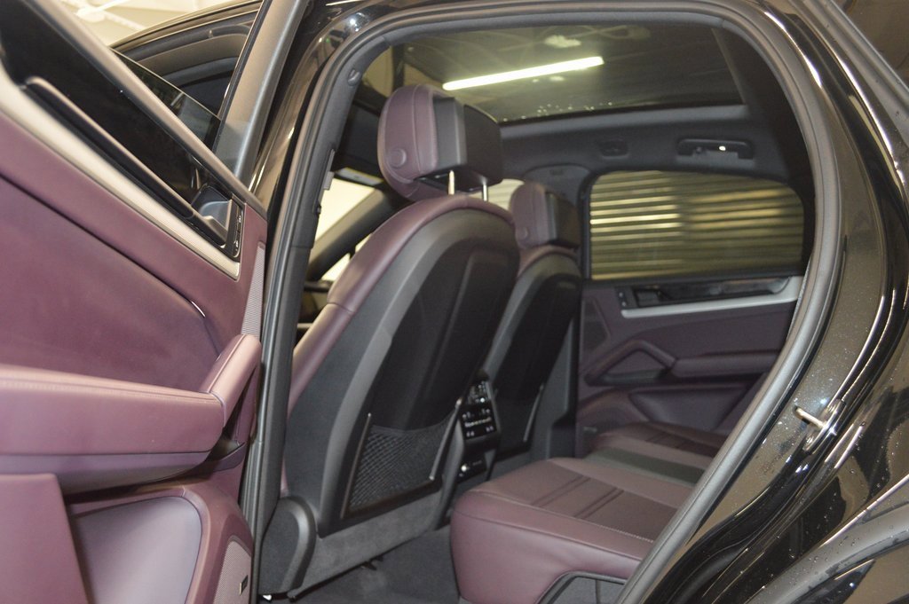 Certified 2025 Porsche Cayenne Coupe image 36