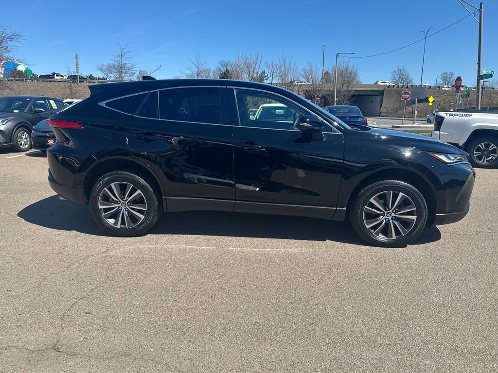 Used 2023 Toyota Venza LE AWD/4WD image 10
