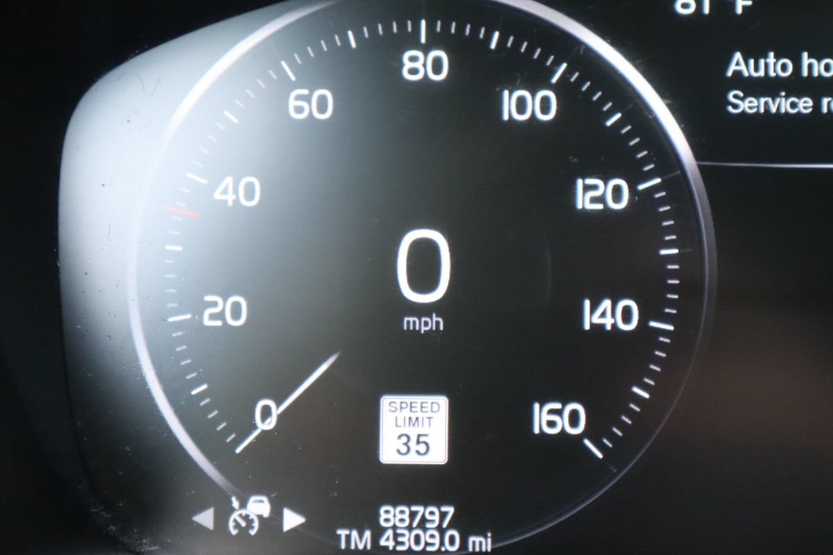 Used 2021 Volvo V60 T5 Cross Country AWD/4WD image 46