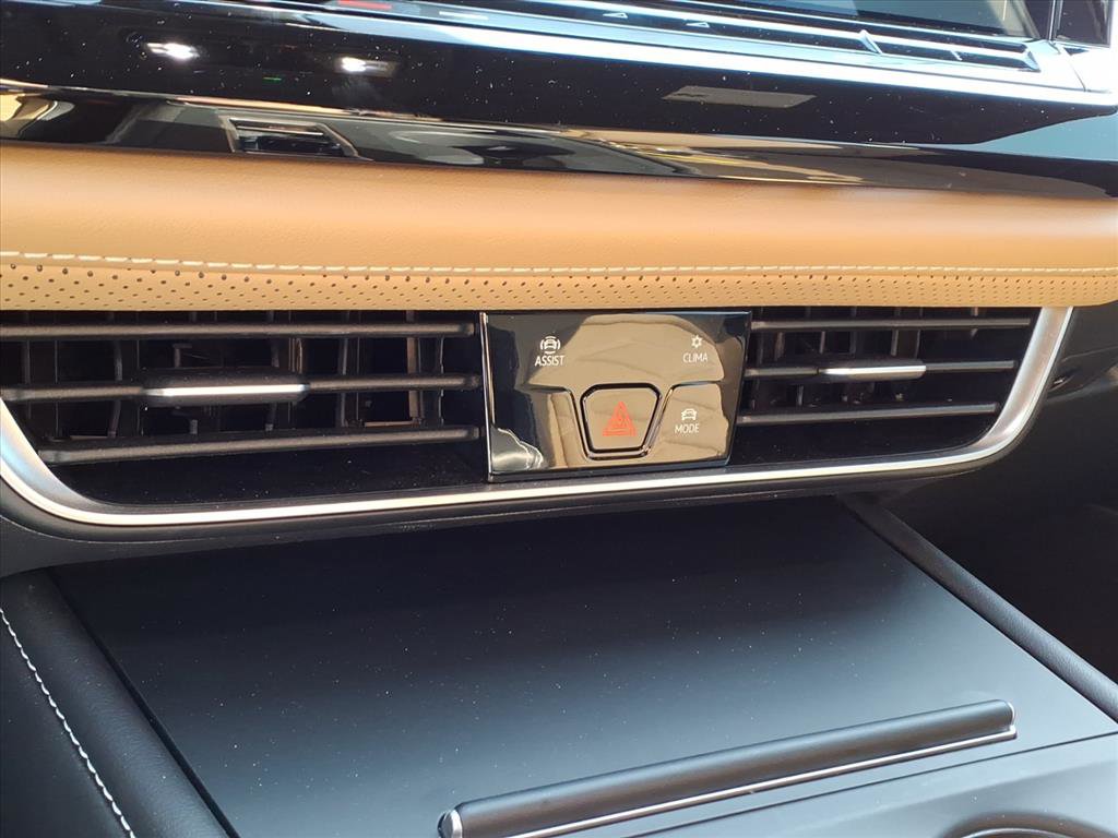 Used 2024 Volkswagen Atlas Cross Sport SE image 15