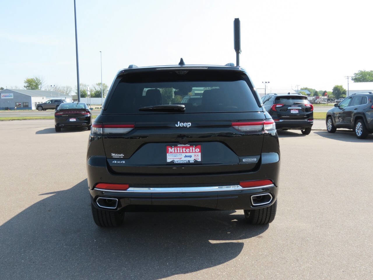 New 2025 Jeep Grand Cherokee Overland image 3