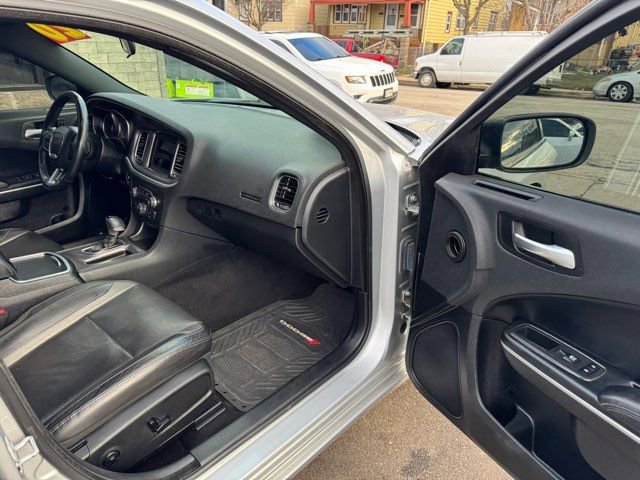 Used 2020 Dodge Charger SXT w/ Leather Interior Group RWD image 28