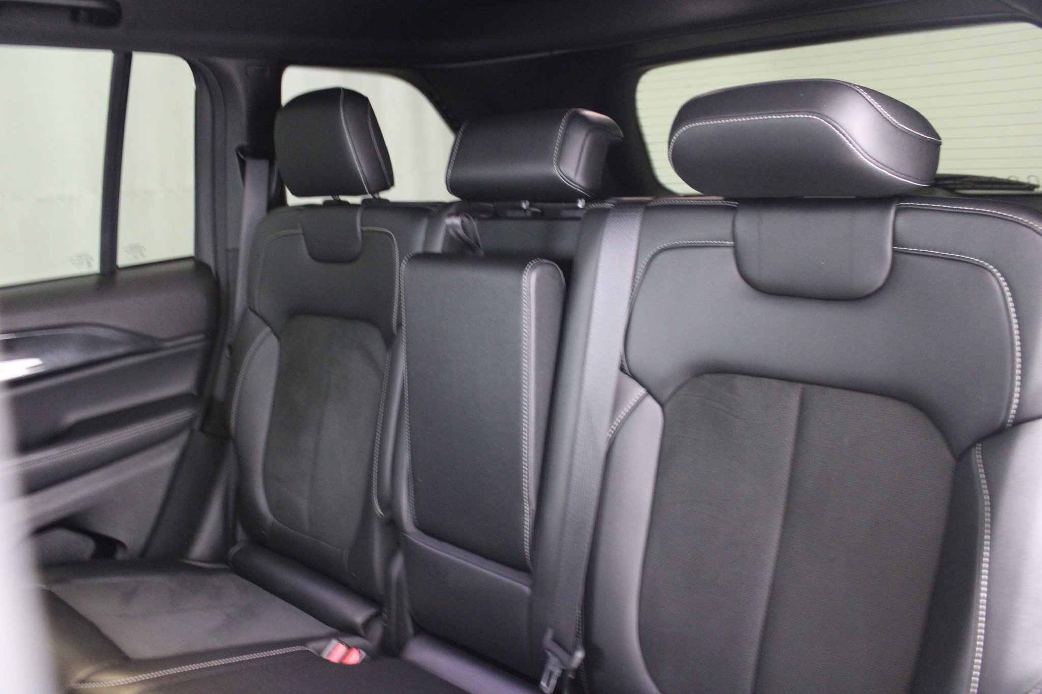 Used 2023 Jeep Grand Cherokee Altitude AWD/4WD image 18
