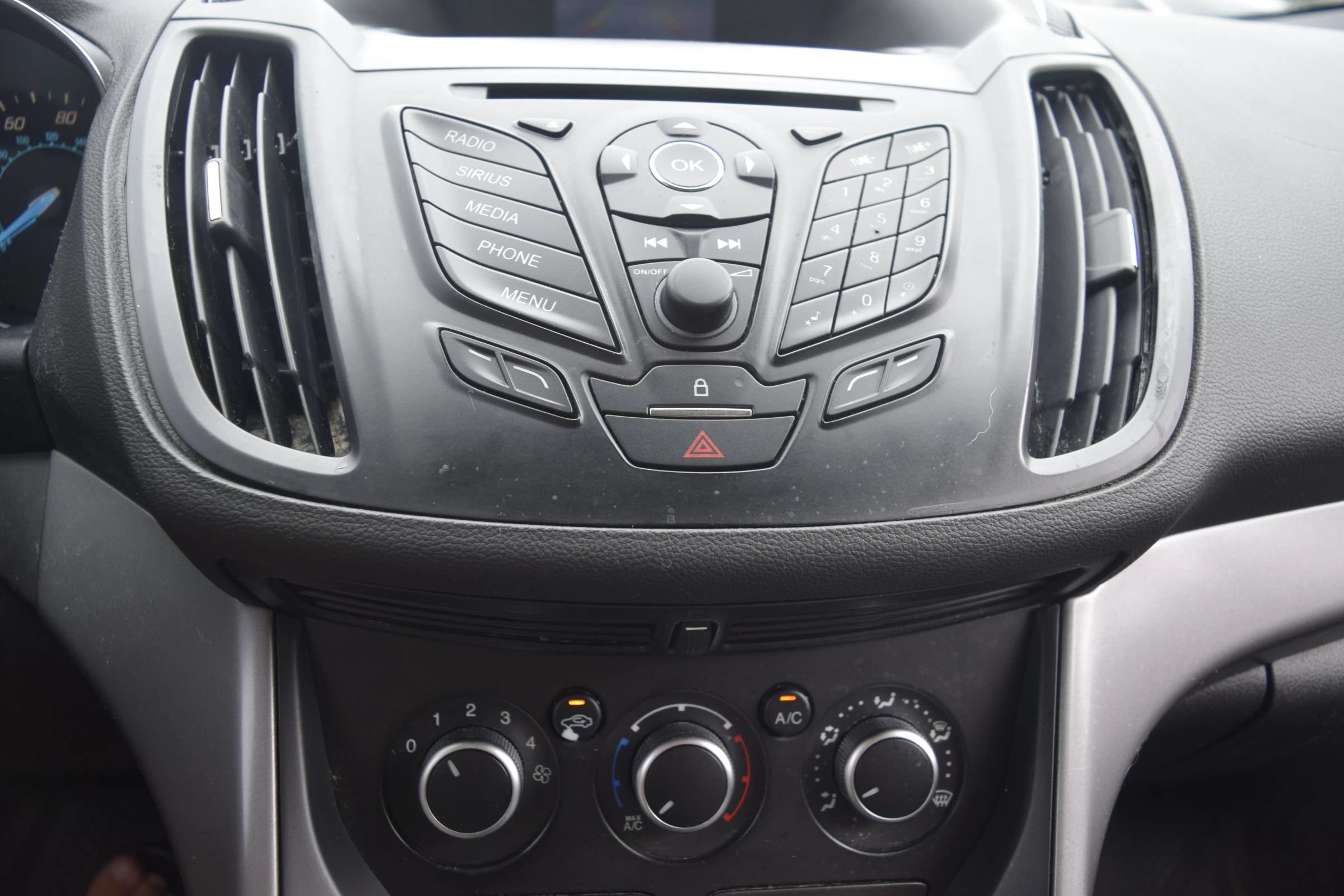 Used 2016 Ford Escape SE FWD image 12