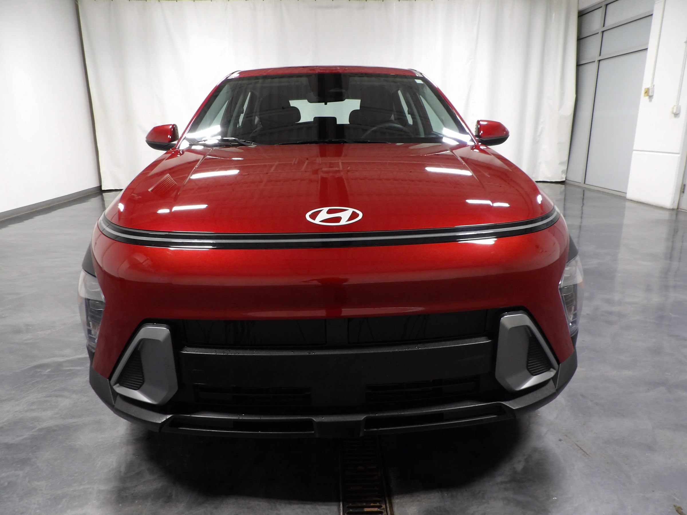 Used 2025 Hyundai Kona SE FWD image 2