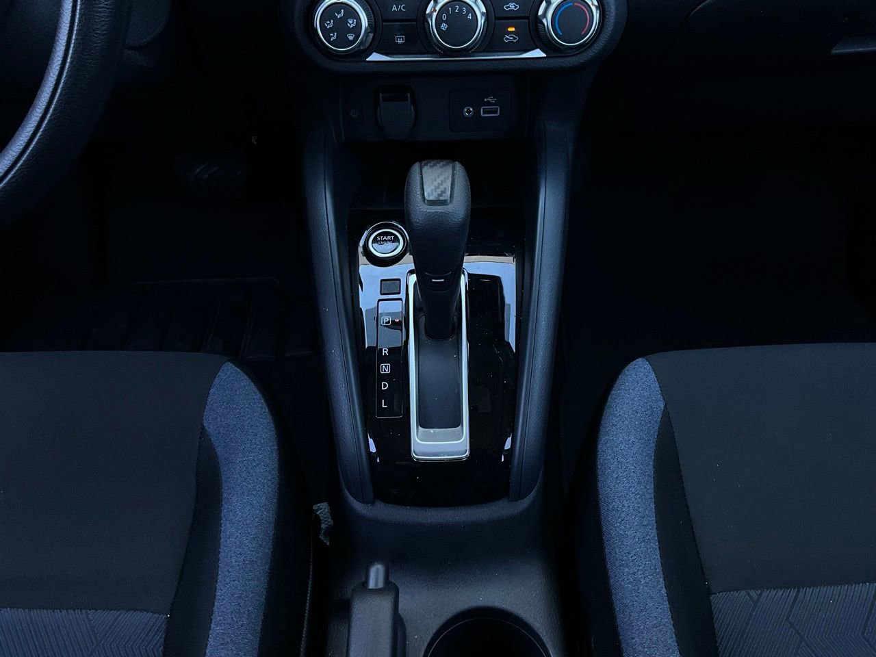 Used 2025 Nissan Versa SV image 12