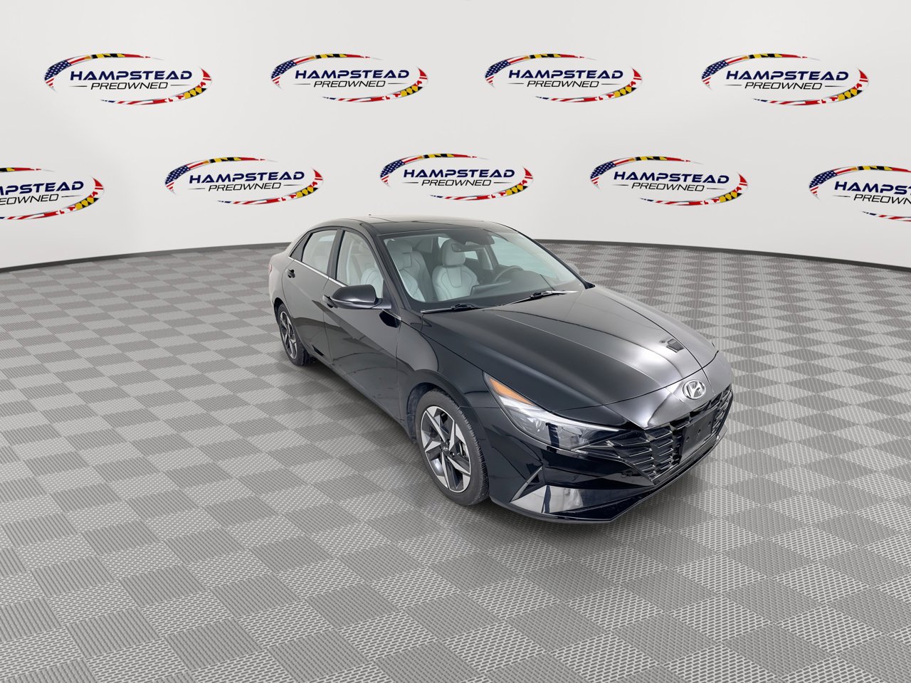 Used 2023 Hyundai Elantra Limited image 2