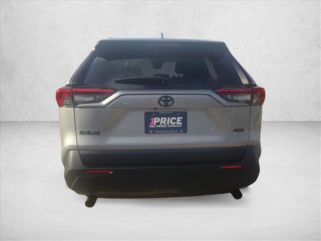 Used 2025 Toyota RAV4 XLE FWD image 5
