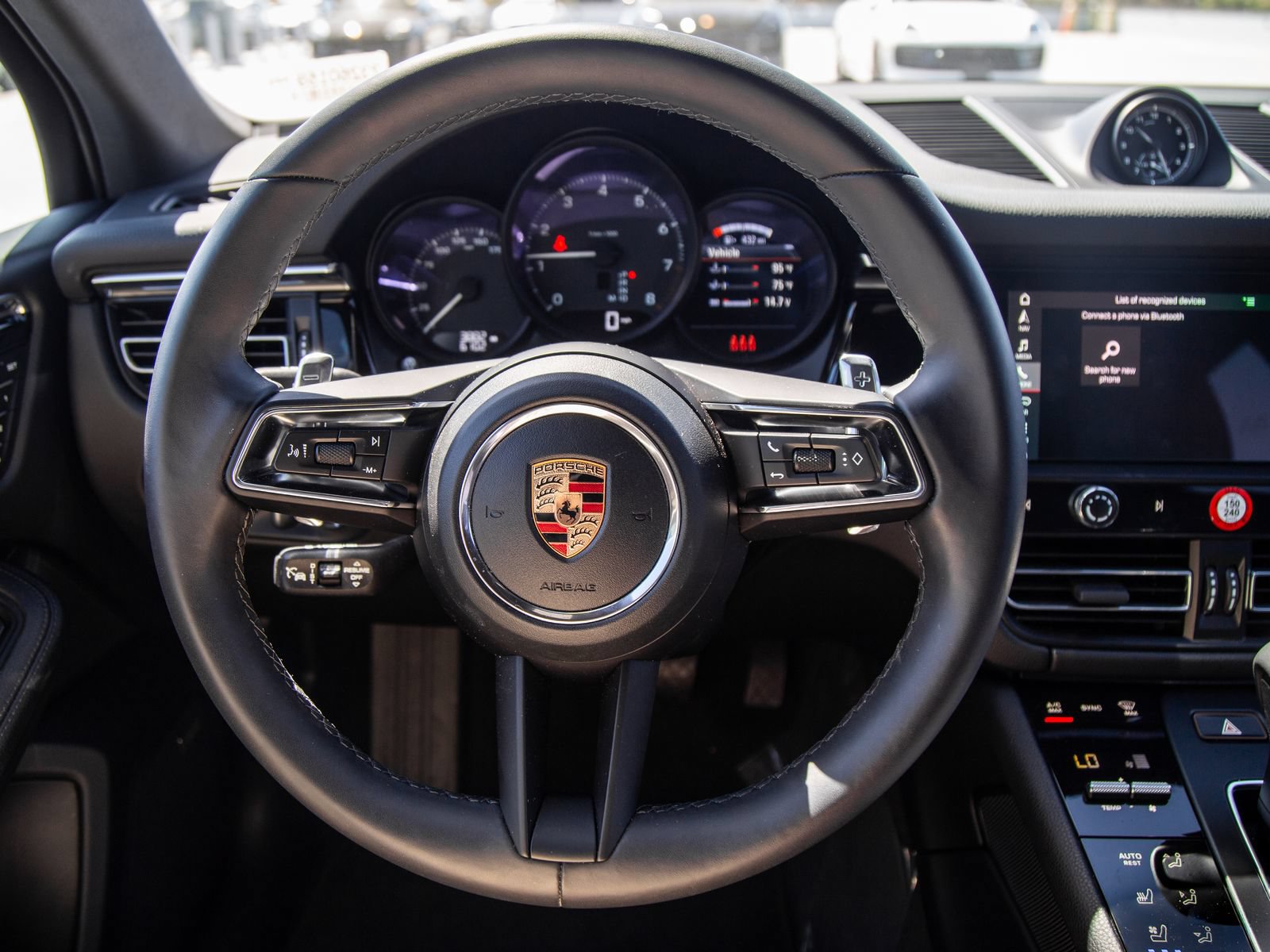 Certified 2026 Porsche Macan AWD/4WD image 16