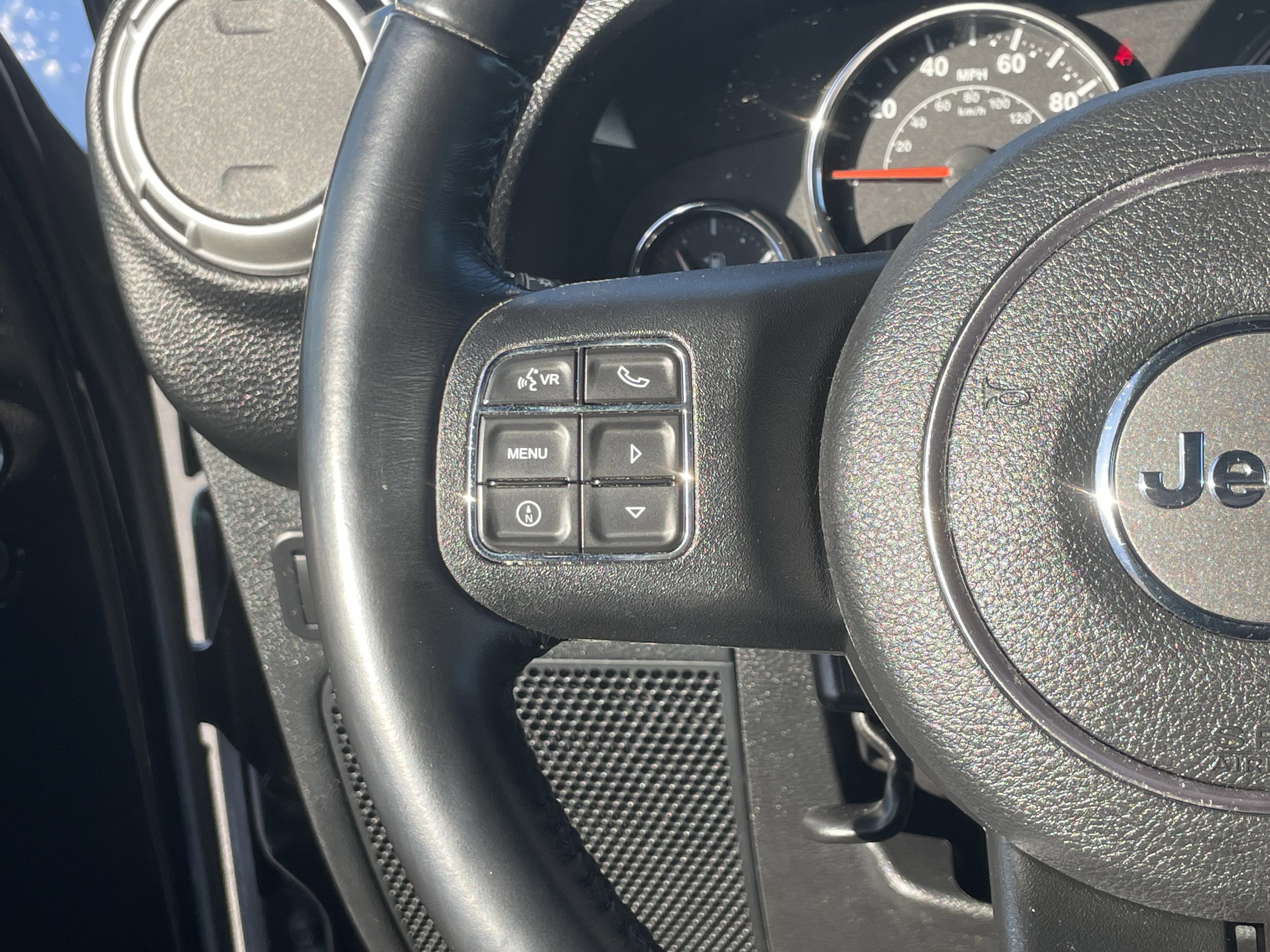 Used 2017 Jeep Wrangler Unlimited Rubicon w/ Connectivity Group image 18