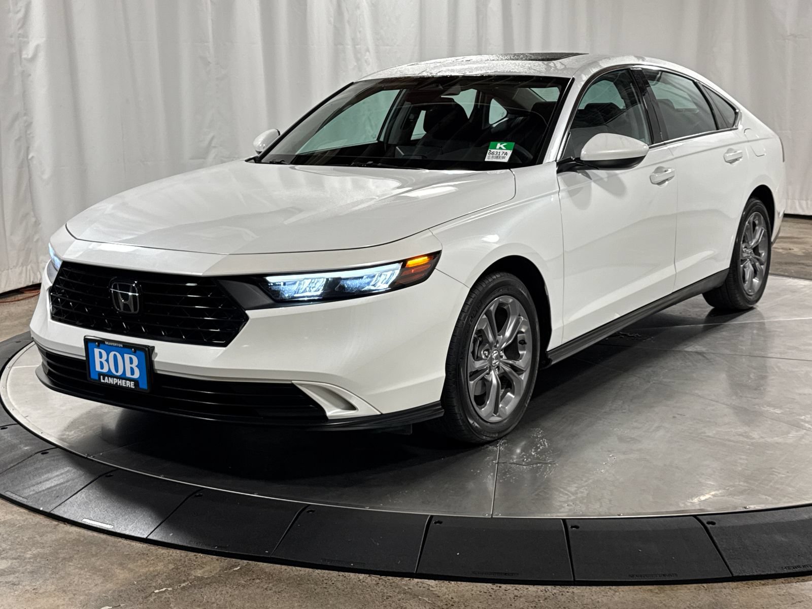 Used 2023 Honda Accord EX image 1
