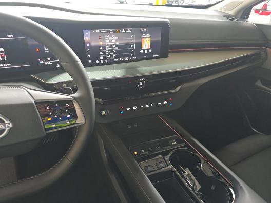 Used 2025 Nissan Murano SL image 10