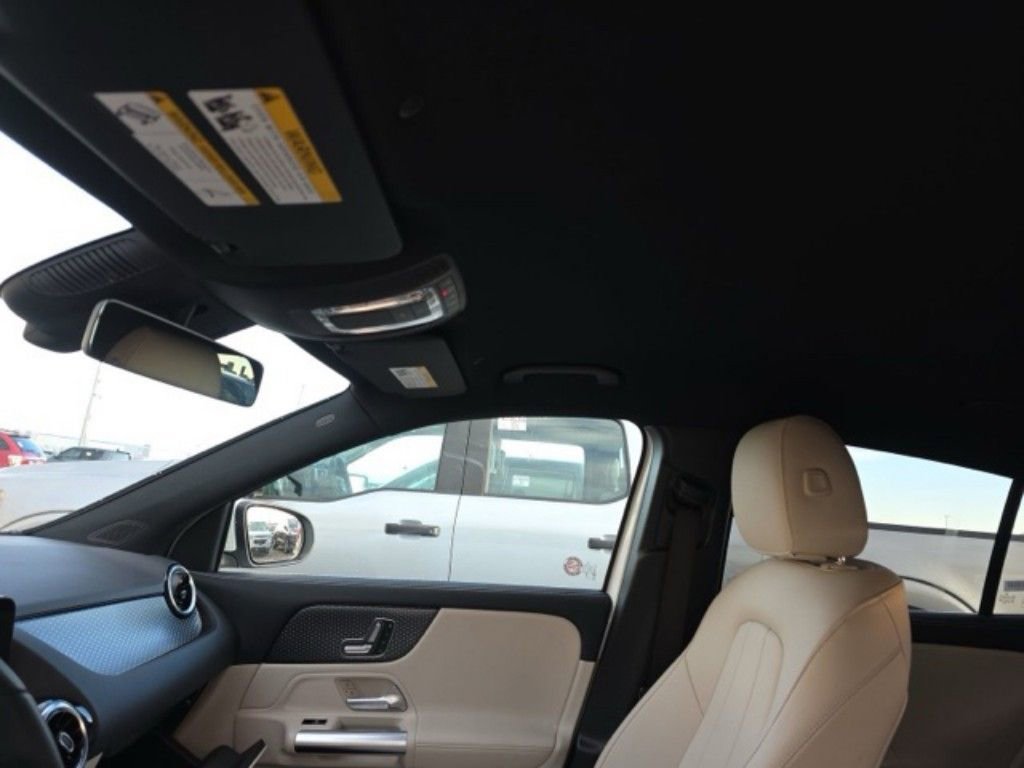 Used 2025 Mercedes-Benz GLA 250 4MATIC image 15