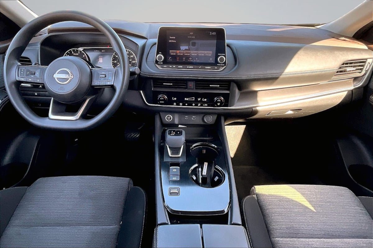 Used 2023 Nissan Rogue SV FWD image 16