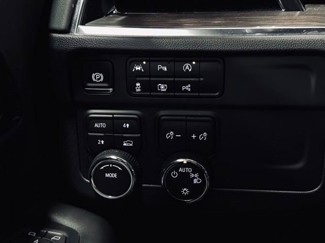 Used 2025 Chevrolet Tahoe LT image 33