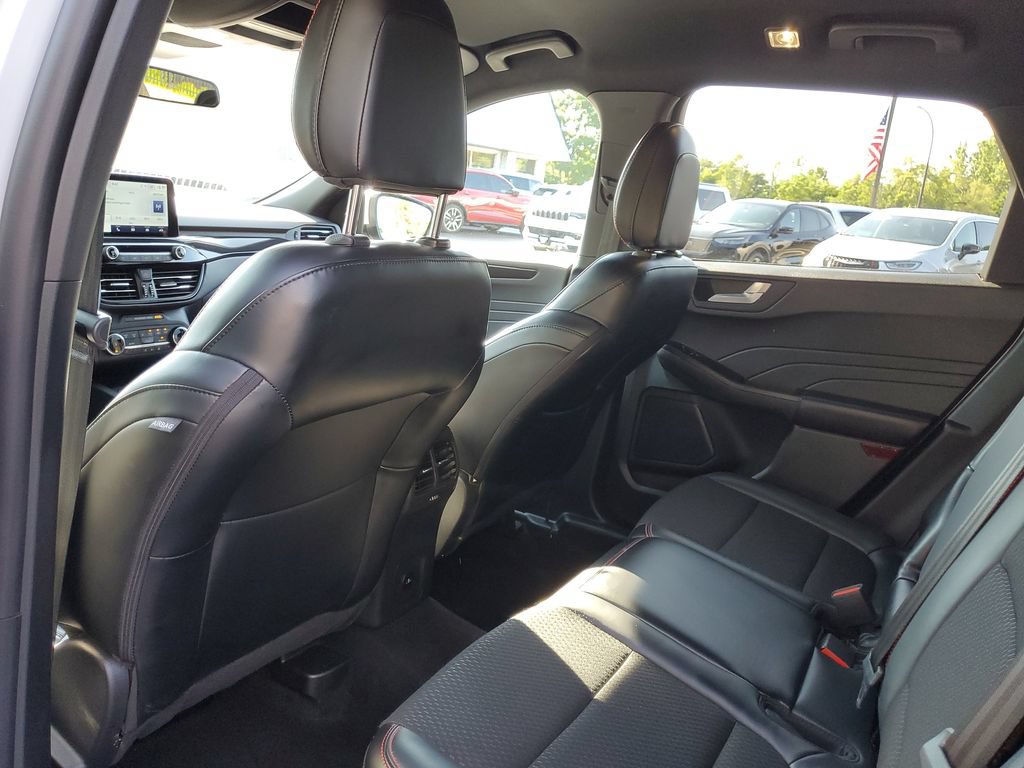 Used 2025 Ford Escape ST-Line Select AWD/4WD image 25