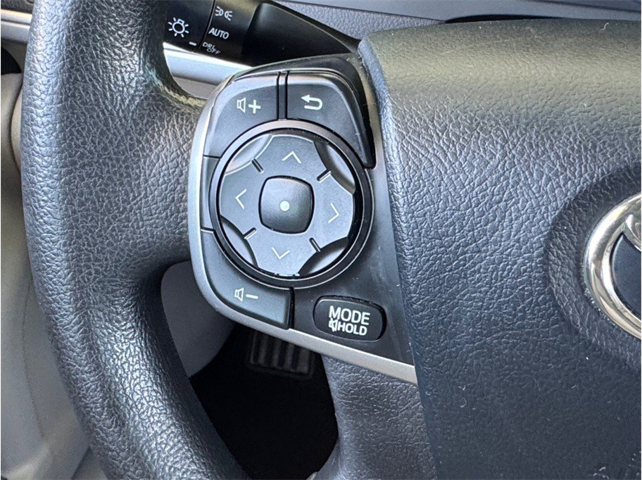 Used 2012 Toyota Camry LE FWD image 13