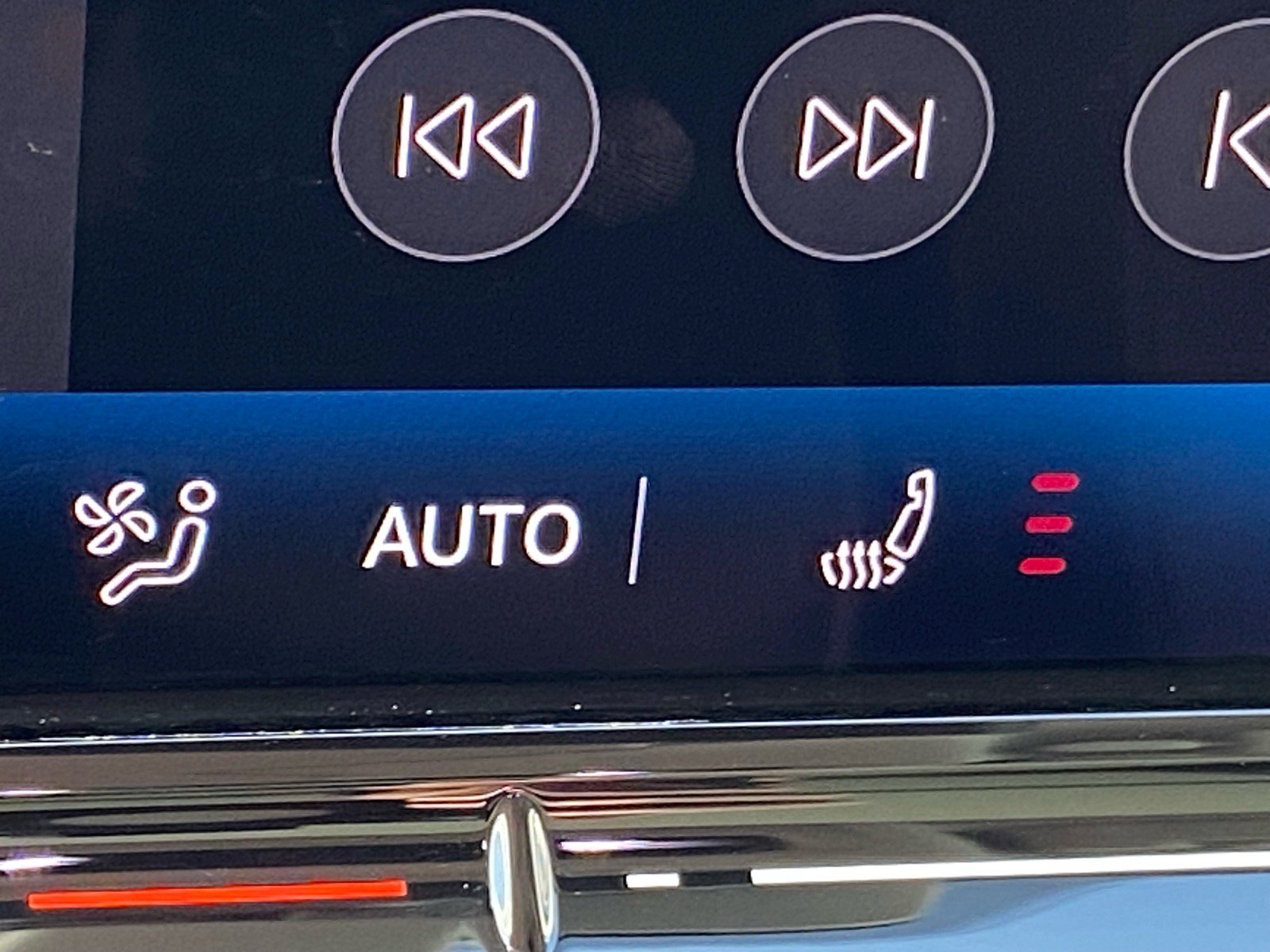 Certified 2026 Volkswagen Tiguan SE AWD/4WD image 14