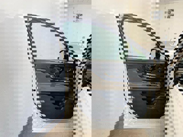 Used 2023 Lincoln Corsair AWD w/ Equipment Group 102A image 14