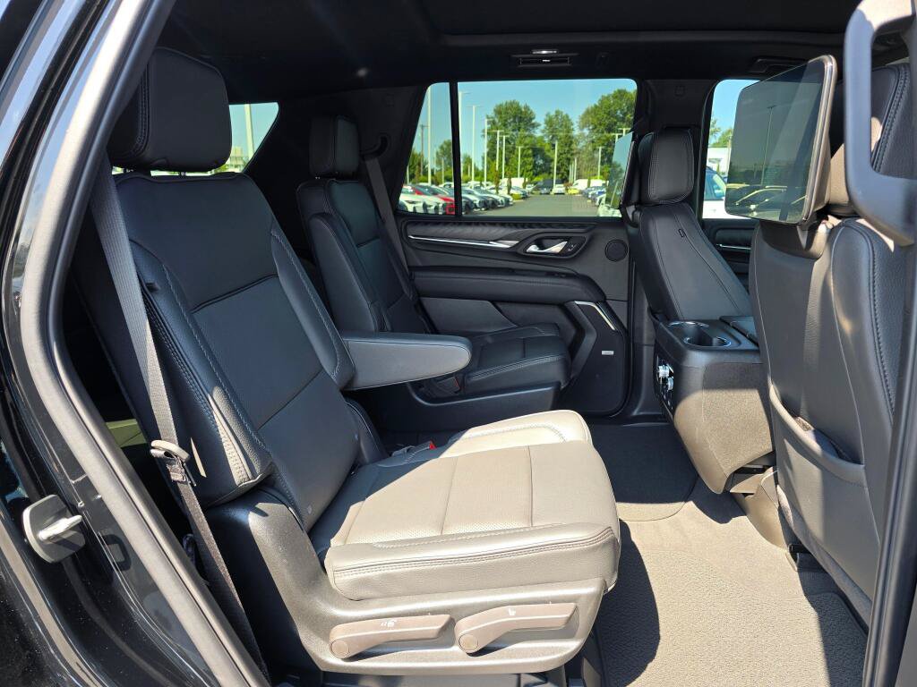 Used 2024 GMC Yukon Denali w/ Denali Reserve Package AWD/4WD image 30