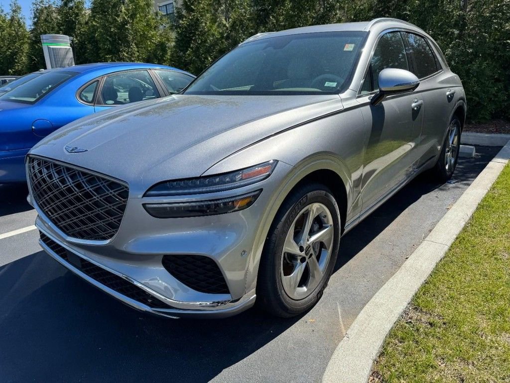 Certified 2026 Genesis GV70 2.5T Advanced AWD/4WD image 3