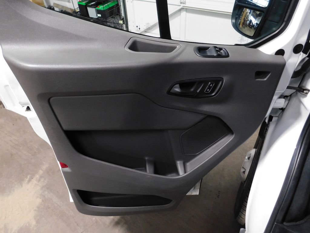 Used 2022 Ford Transit 250 AWD image 39