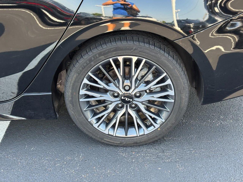Used 2023 Kia Forte GT-Line w/ GT-Line Technology Package FWD image 9