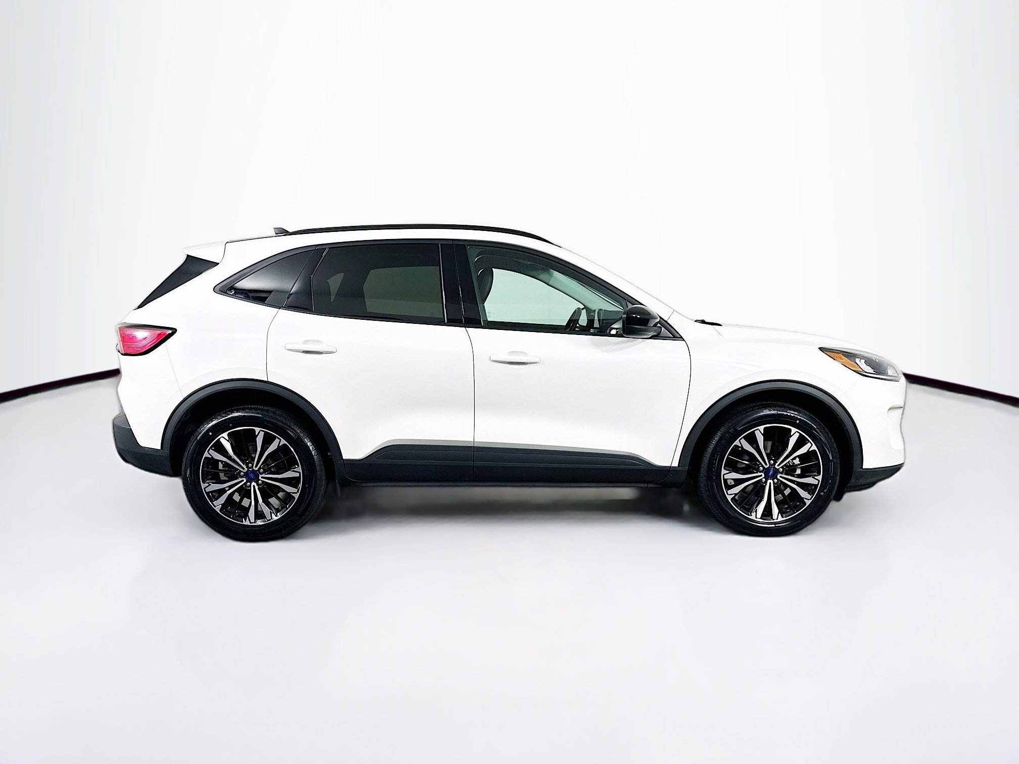 Used 2022 Ford Escape SEL w/ SEL Stealth AWD Package image 10