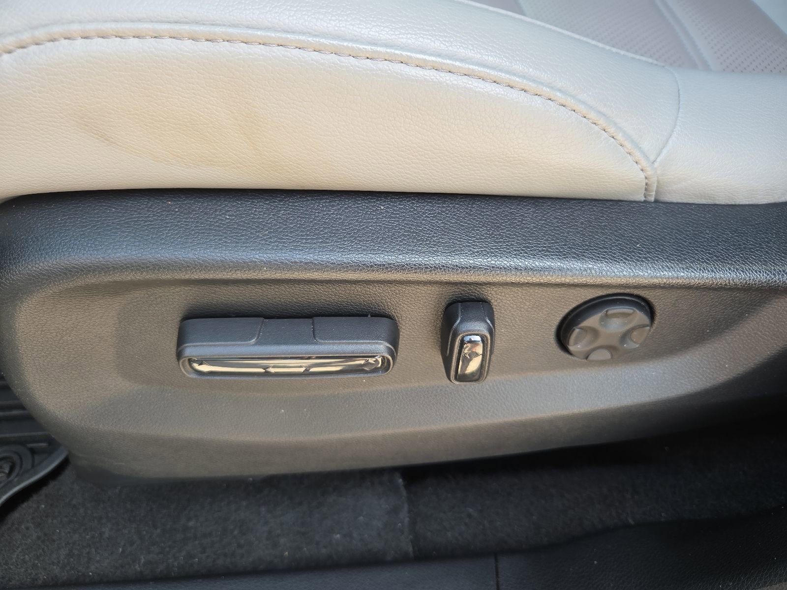Used 2020 Honda CR-V Touring image 14