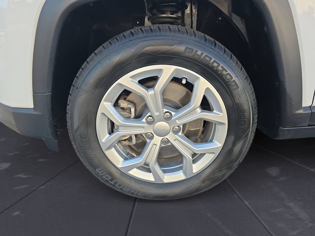 Used 2024 Jeep Compass Latitude AWD/4WD image 14