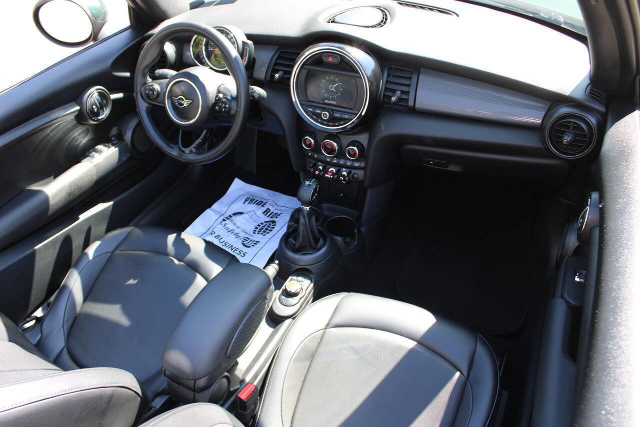 Used 2019 MINI Cooper Convertible FWD image 34