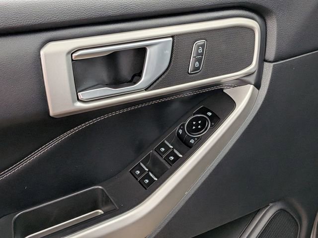 Used 2022 Ford Explorer XLT w/ Equipment Group 202A image 15