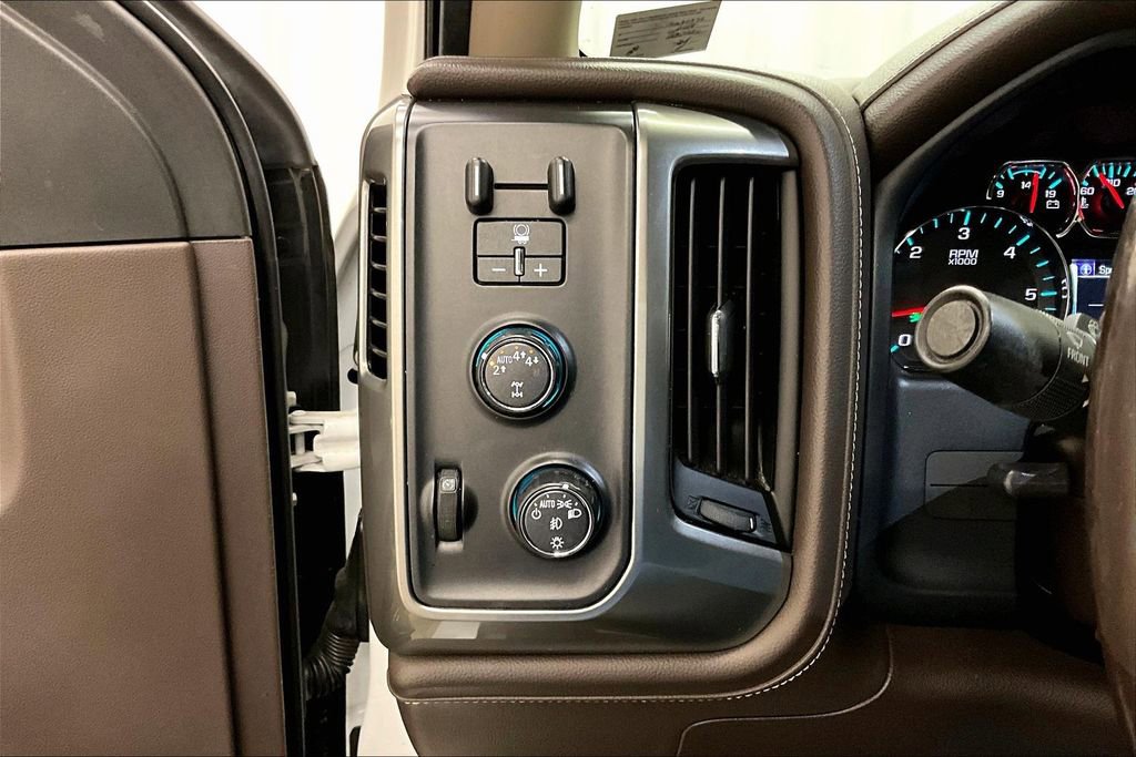 Used 2018 Chevrolet Silverado 1500 LTZ w/ Sport Package image 17