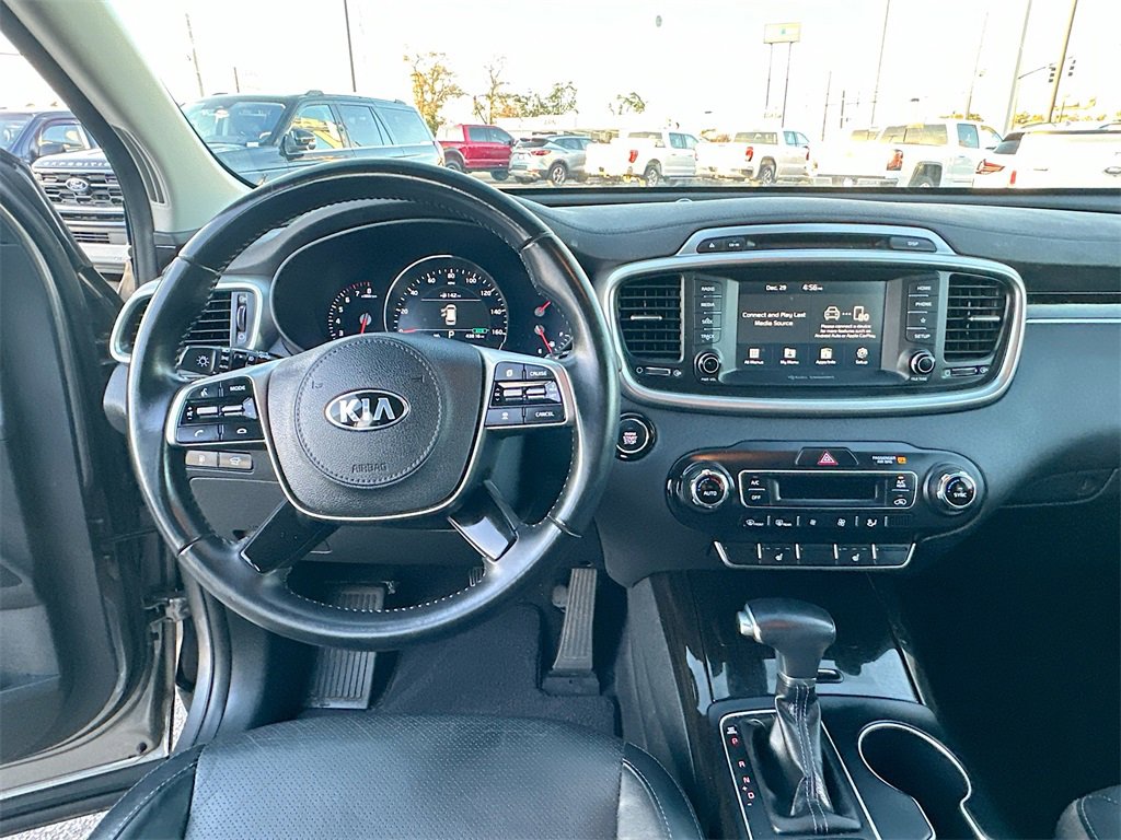 Used 2019 Kia Sorento EX image 19