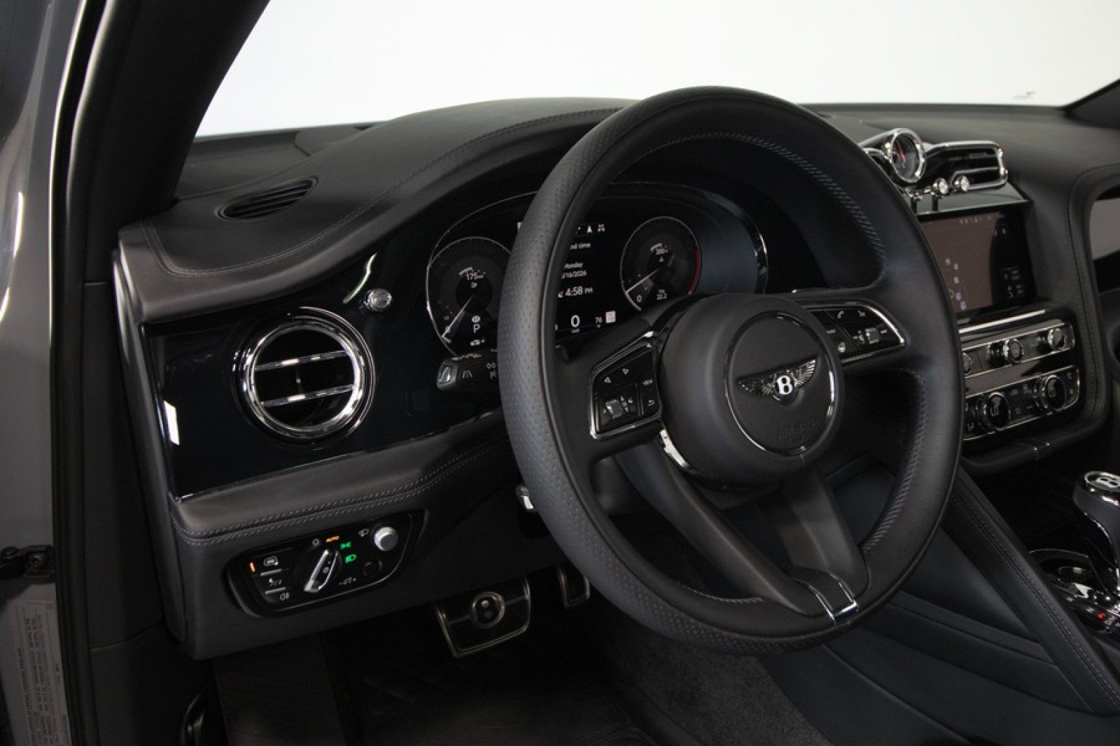 Used 2023 Bentley Bentayga Speed image 28