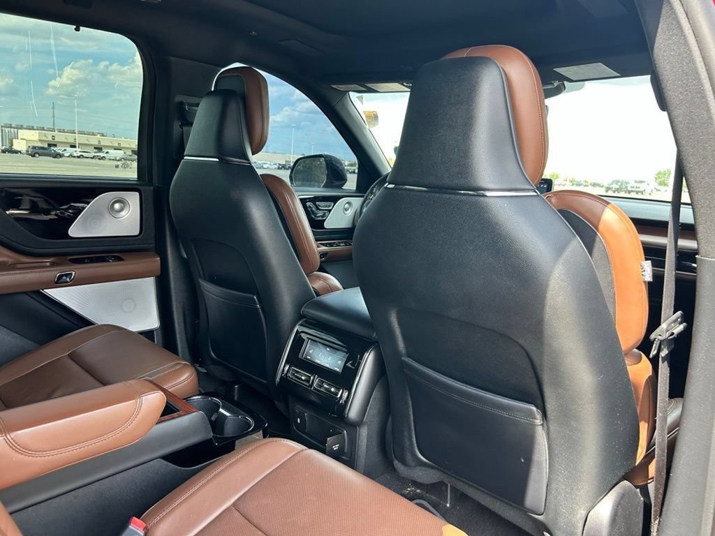 Used 2020 Lincoln Aviator Reserve w/ Equipment Group 201A AWD/4WD image 12