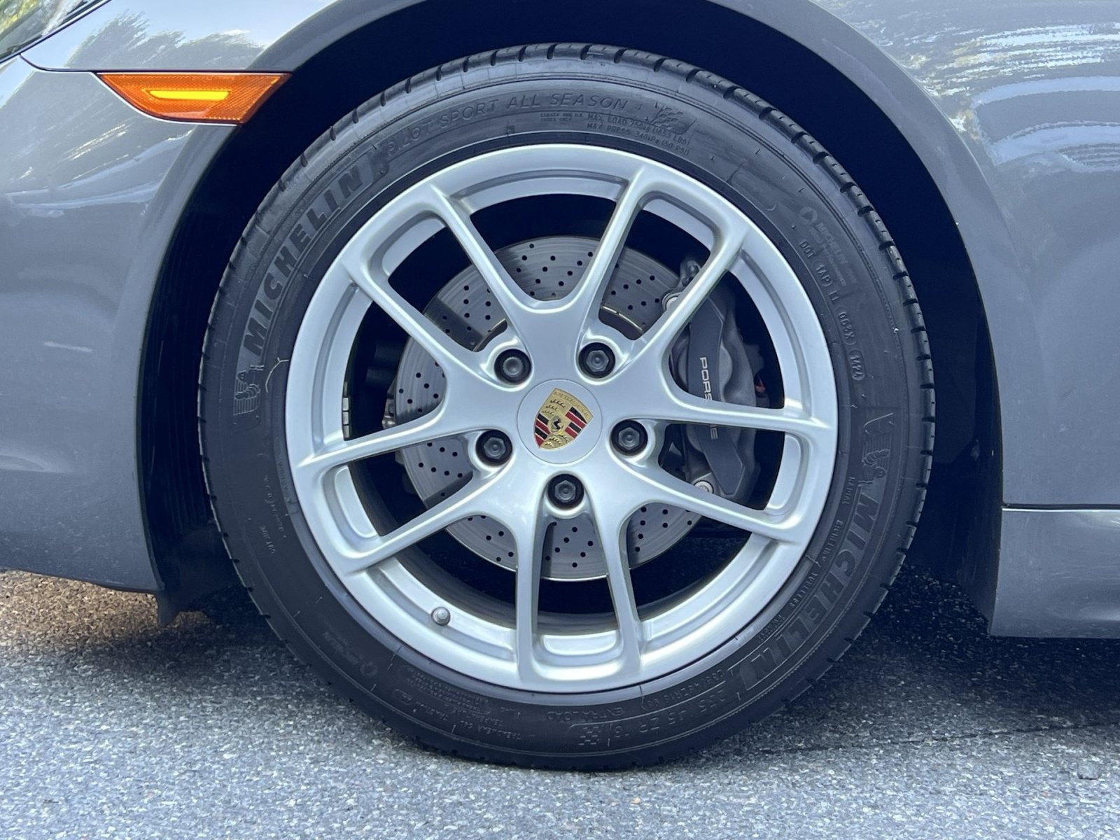 Used 2018 Porsche 718 Boxster RWD image 17