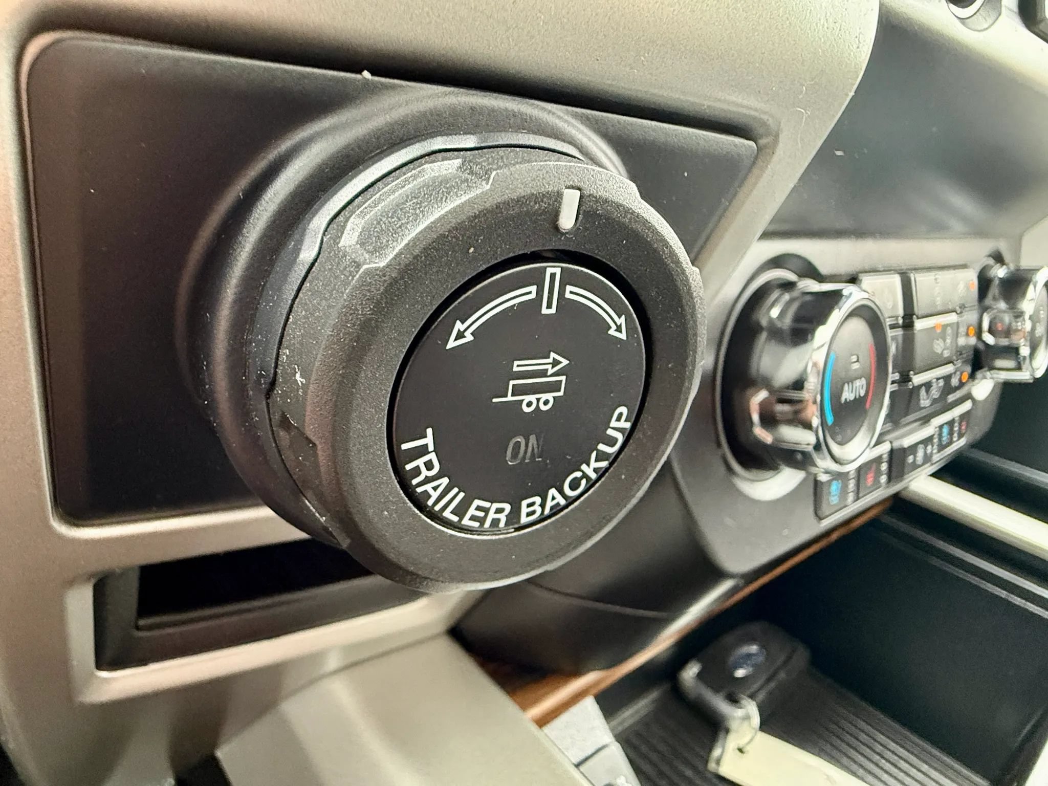 Used 2020 Ford F150 Lariat AWD/4WD image 13
