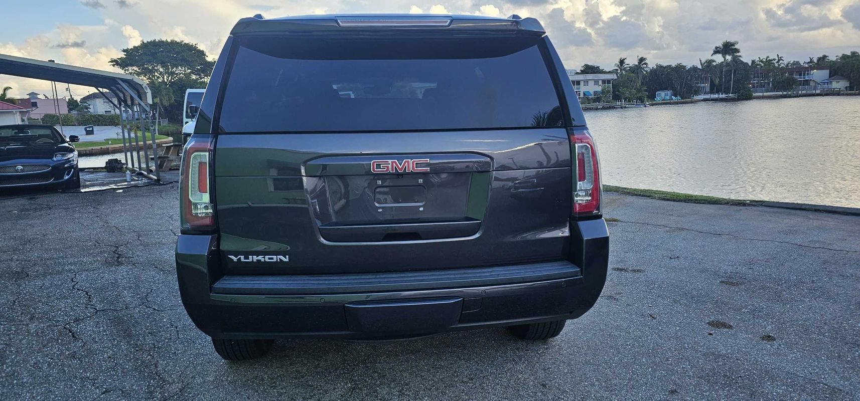 Used 2018 GMC Yukon SLE w/ Convenience Package RWD image 4