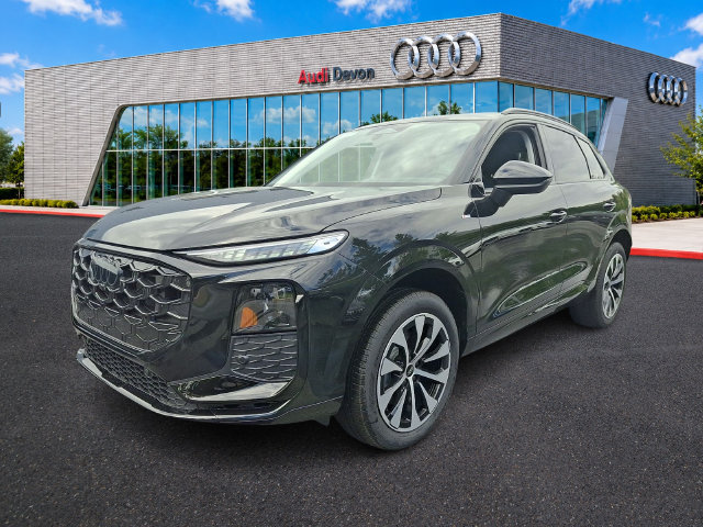 New 2026 Audi Q3 quattro 2.0T AWD/4WD image 2