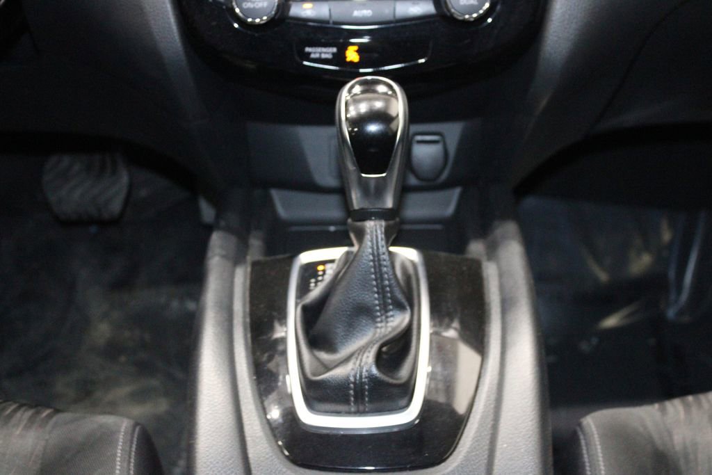 Used 2020 Nissan Rogue SV image 40