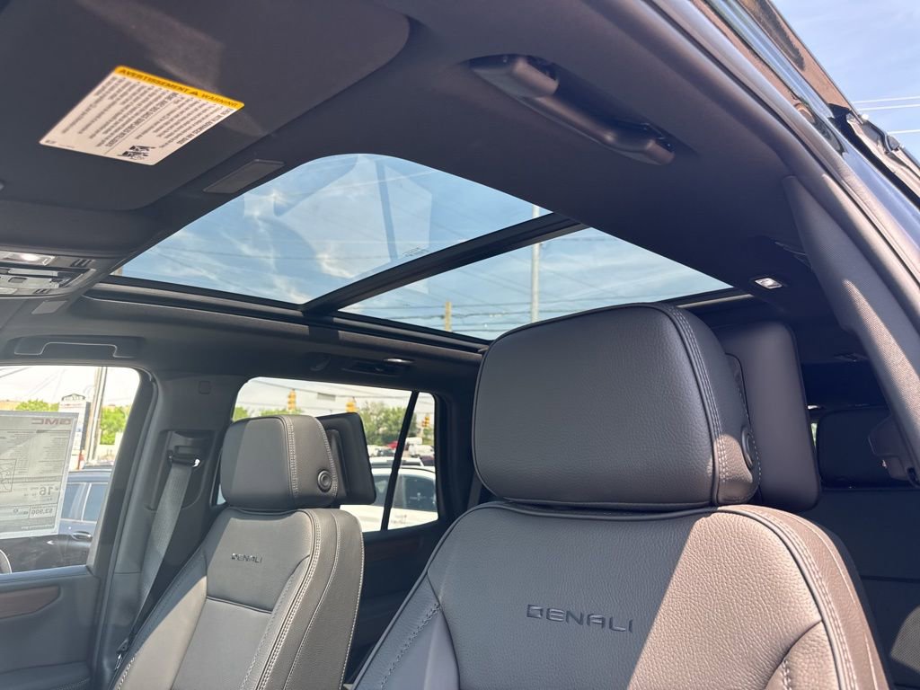 New 2026 GMC Yukon Denali w/ Denali Reserve Package image 18