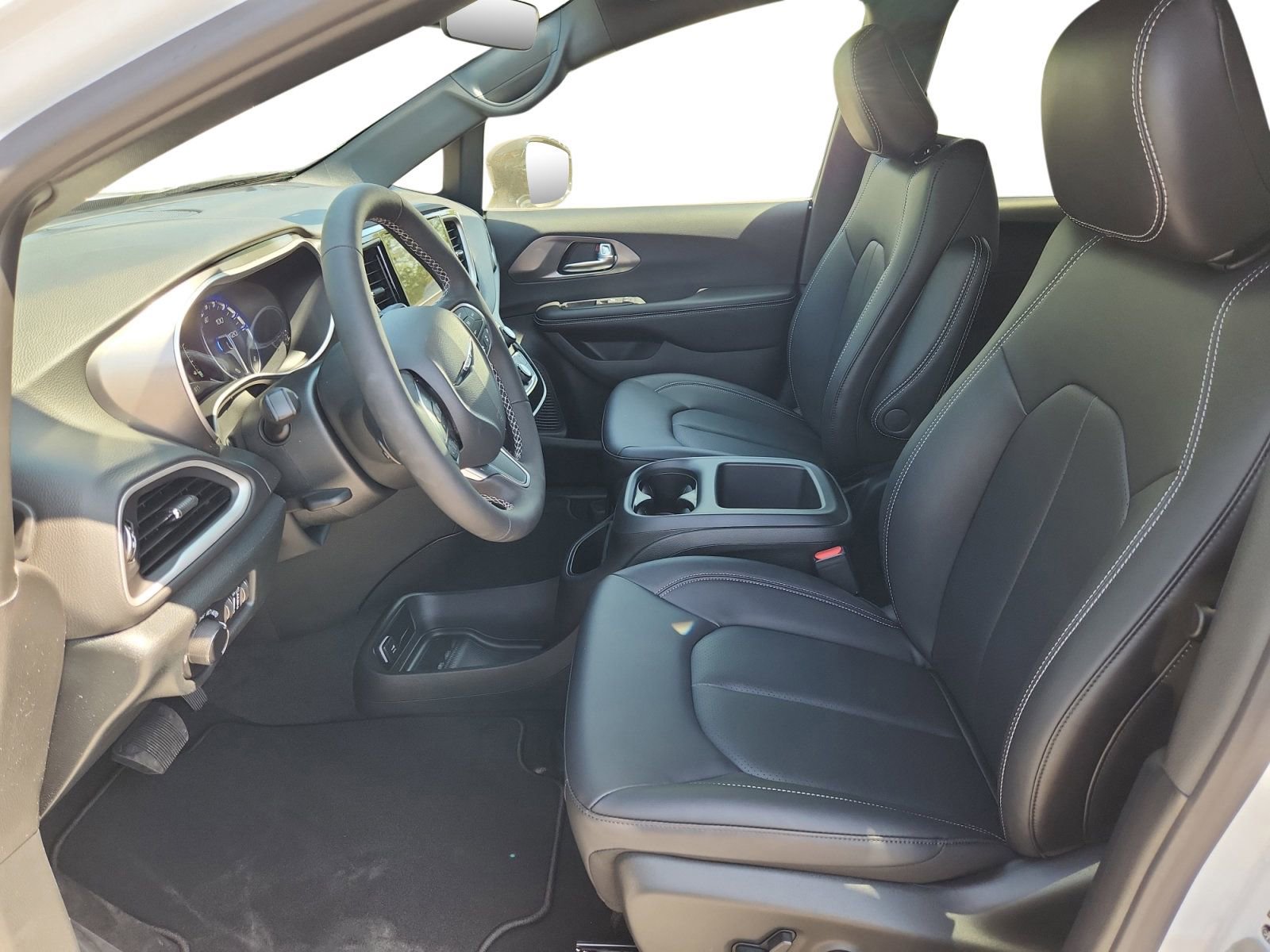 New 2026 Chrysler Voyager LX image 10