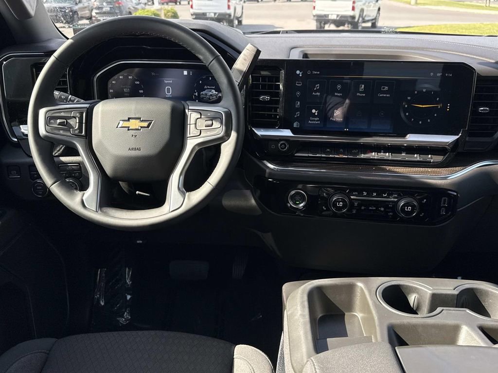 Used 2023 Chevrolet Silverado 1500 LT AWD/4WD image 3
