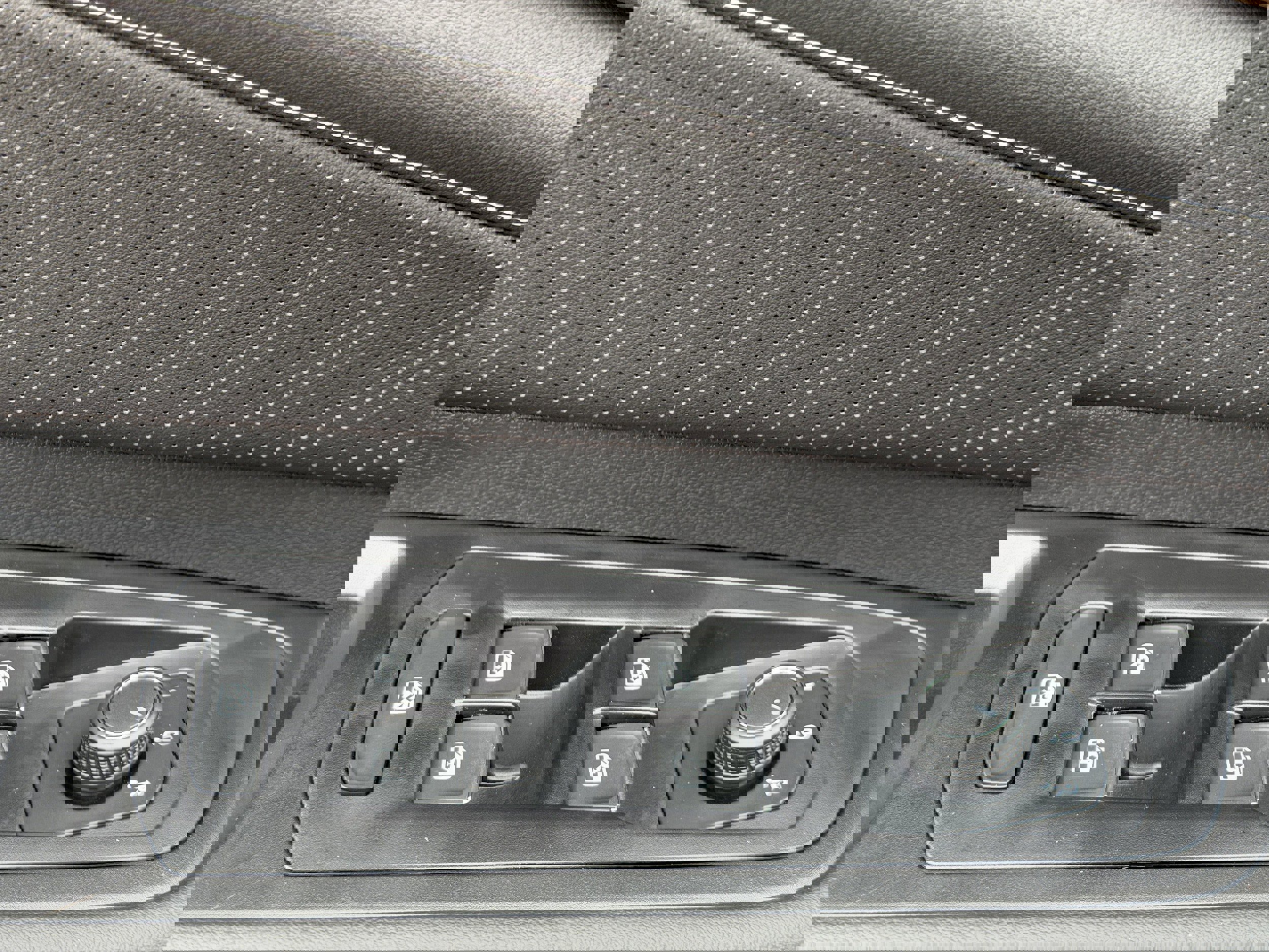 New 2026 Volkswagen Atlas SE image 18