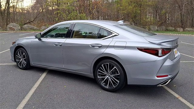 Used 2022 Lexus ES 350 w/ Premium Package image 6
